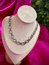 Load image into Gallery viewer, Choker Chic Link Necklace
